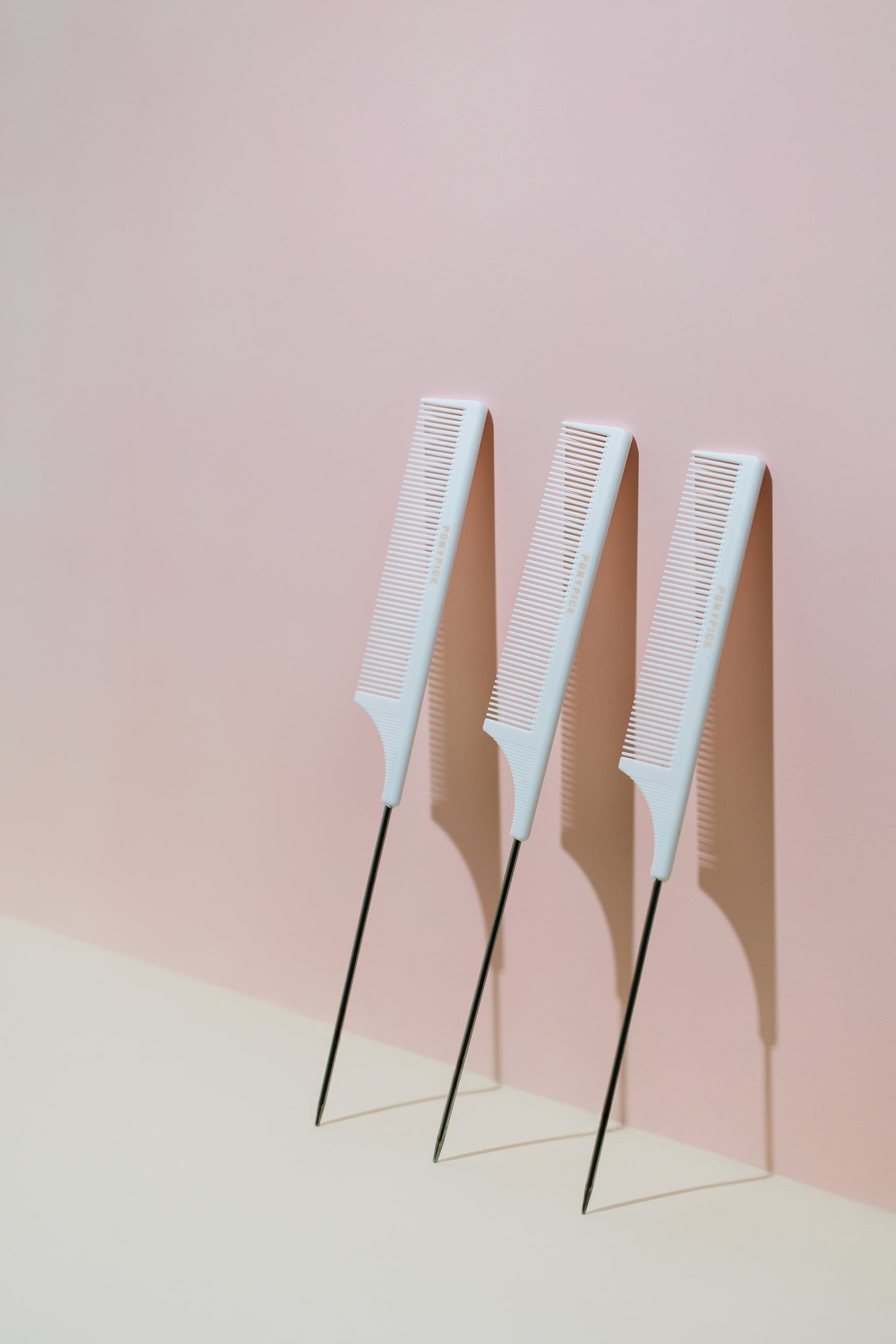 Pro-Glow Metal Tail Comb