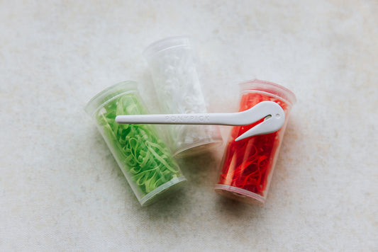 Holiday Elastic Set + 1 White Pony Pick